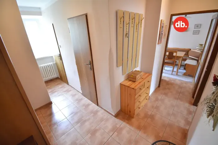 Prodej bytu 2+1, Ostrov, Luční, 64 m2