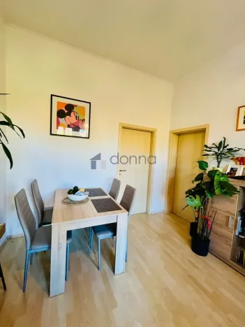 Pronájem bytu 2+kk, Praha, Neklanova, 50 m2
