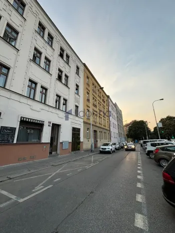 Pronájem bytu 2+kk, Praha, Neklanova, 50 m2