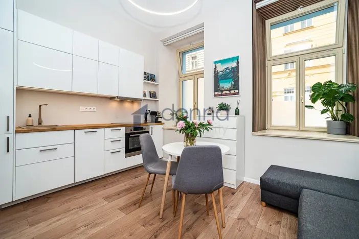 Pronájem bytu 1+kk, Praha, Přibyslavská, 26 m2
