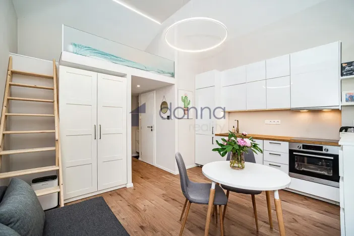 Pronájem bytu 1+kk, Praha, Přibyslavská, 26 m2