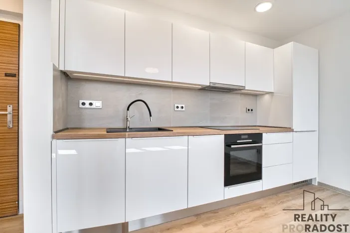 Prodej bytu 2+kk, Ostrava - Moravská Ostrava, Varenská, 36 m2
