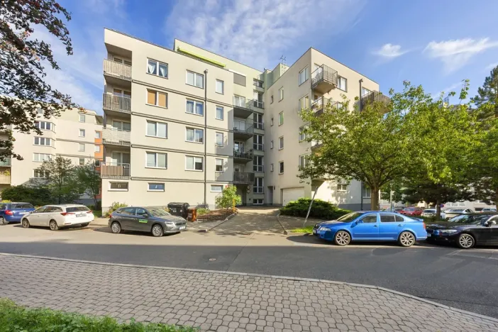Pronájem bytu 1+kk, Praha - Strašnice, Janýrova, 37 m2