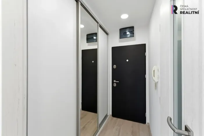 Prodej bytu 1+kk, Praha - Hloubětín, Šestajovická, 30 m2