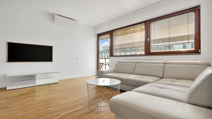 Pronájem bytu 2+kk, Praha - Karlín, Rohanské nábřeží, 52 m2
