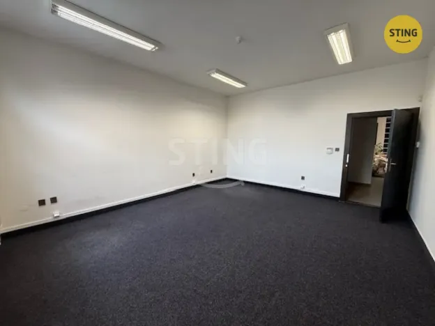 Pronájem kanceláře, Frýdek-Místek, Zámecké nám., 24 m2