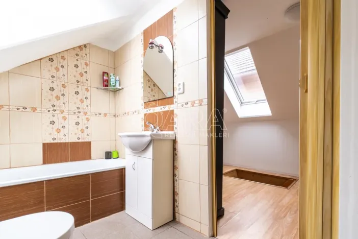 Pronájem rodinného domu, Dolní Bezděkov, 180 m2