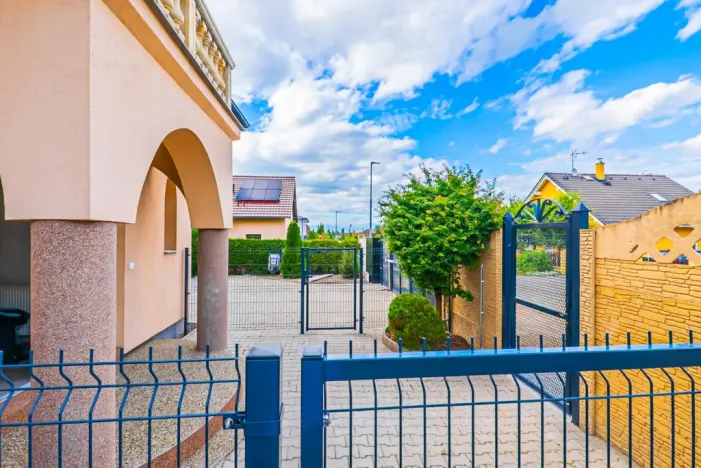 Prodej bytu 3+1, Buštěhrad, Topolová, 106 m2