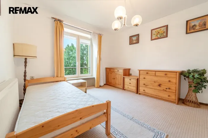 Prodej bytu 3+1, Mníšek pod Brdy, 5. května, 55 m2