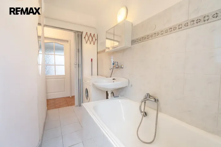 Prodej bytu 3+1, Mníšek pod Brdy, 5. května, 55 m2
