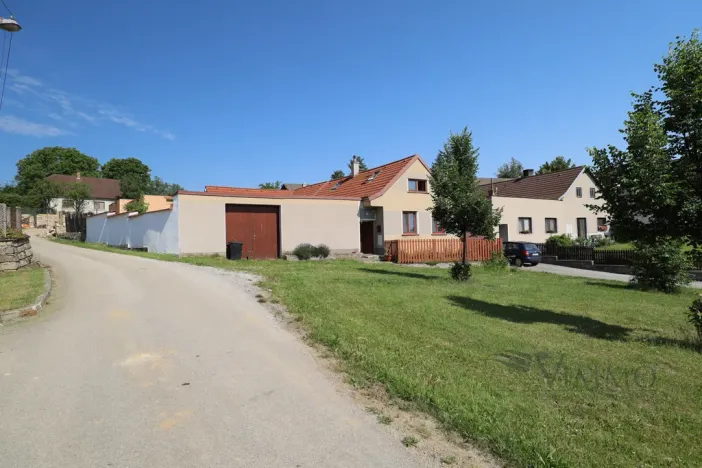 Prodej rodinného domu, Zahrádky - Horní Dvorce, 180 m2