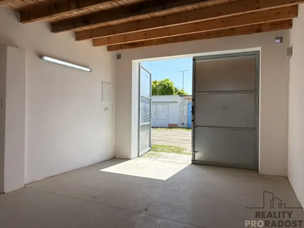 Pronájem garáže, Hodonín, 23 m2