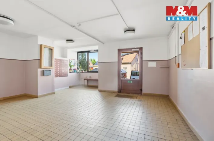 Prodej bytu 2+1, Kralupy nad Vltavou - Lobeček, Krakovská, 40 m2