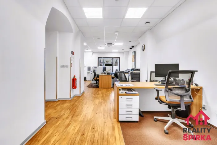 Prodej komerční nemovitosti, Moravská Třebová - Město, nám. T. G. Masaryka, 422 m2