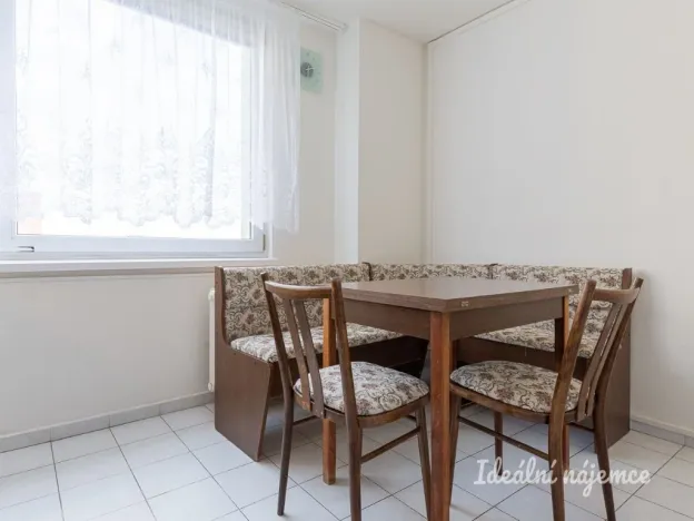 Pronájem bytu 2+1, Praha - Záběhlice, Jabloňová, 38 m2