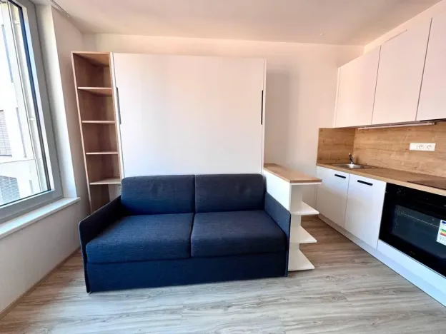 Pronájem bytu 1+kk, Praha - Smíchov, Plzeňská, 25 m2