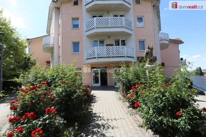 Pronájem bytu 2+kk, Praha - Dolní Chabry, Spořická, 56 m2