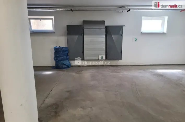 Pronájem bytu 2+kk, Praha - Dolní Chabry, Spořická, 56 m2