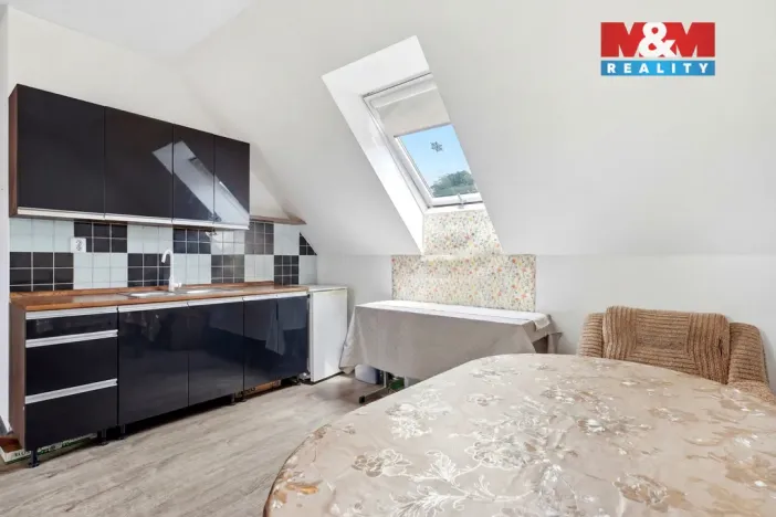 Prodej rodinného domu, Kněžmost - Koprník, 250 m2