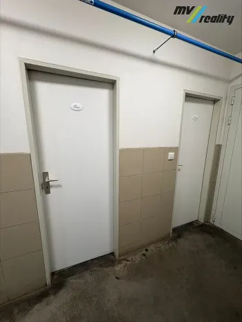 Pronájem výrobních prostor, Dvůr Králové nad Labem, 555 m2