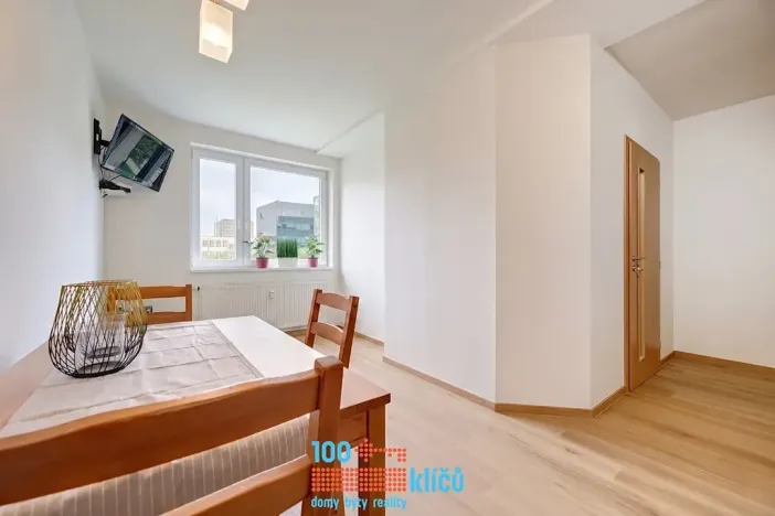Pronájem bytu 1+1, Praha - Modřany, Vorařská, 37 m2