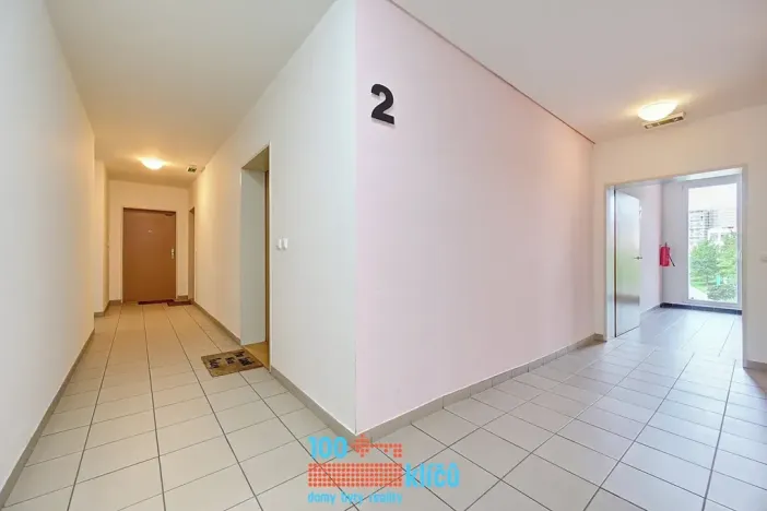 Pronájem bytu 1+1, Praha - Modřany, Vorařská, 37 m2