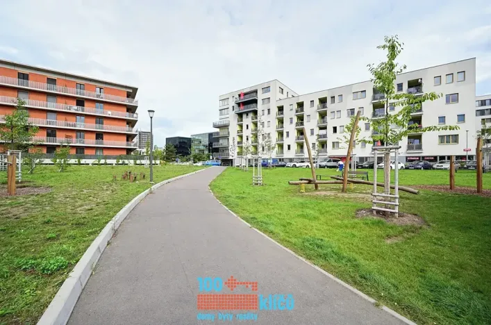 Pronájem bytu 1+1, Praha - Modřany, Vorařská, 37 m2