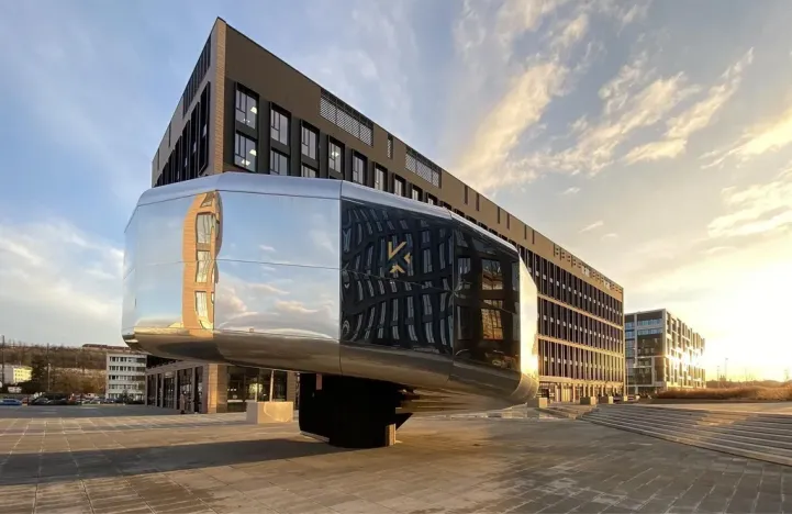 Pronájem kanceláře, Praha - Karlín, Sokolovská, 337 m2