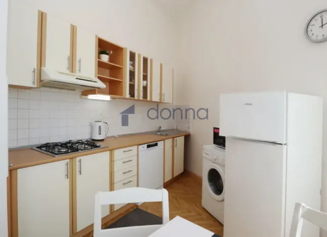 Pronájem bytu 2+1, Praha, Muchova, 75 m2
