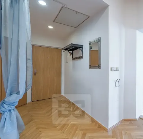 Pronájem bytu 2+1, Praha - Smíchov, V lesíčku, 54 m2