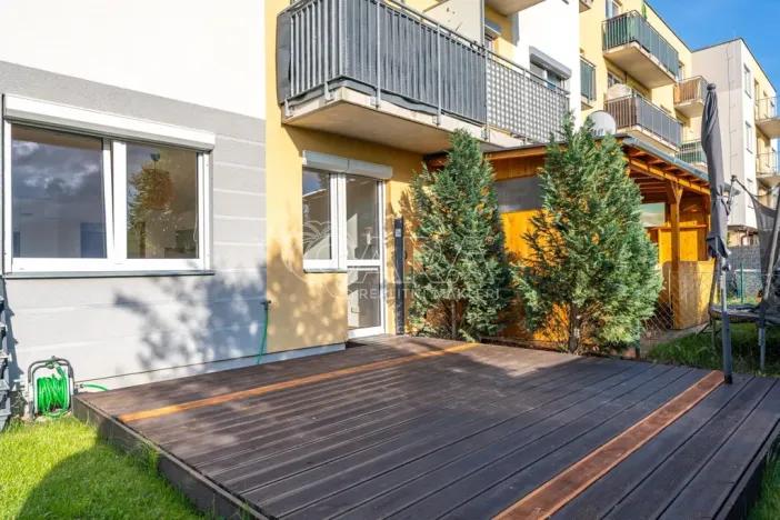 Pronájem bytu 2+kk, Jesenice, Na Okruhu, 50 m2