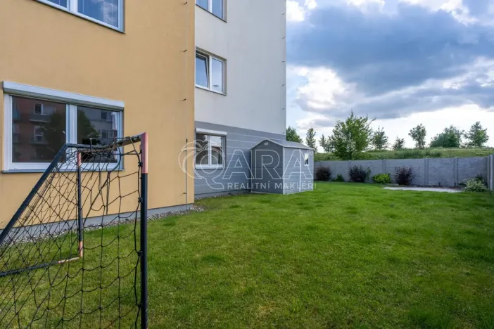 Pronájem bytu 2+kk, Jesenice, Na Okruhu, 50 m2