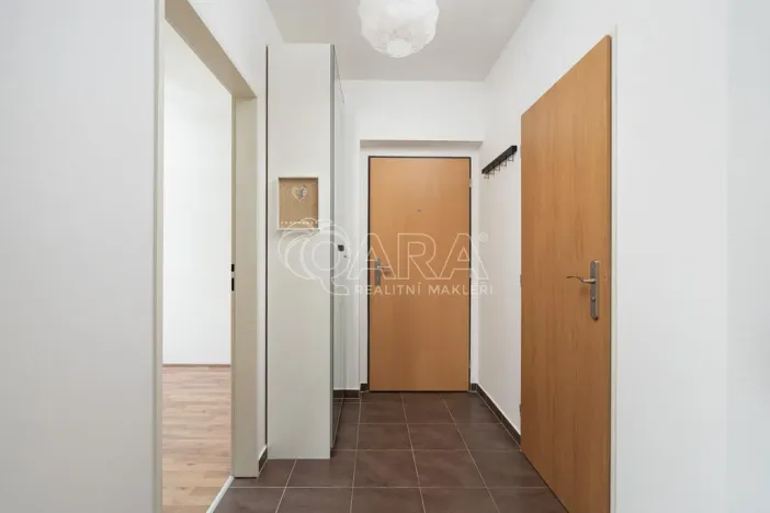 Pronájem bytu 2+kk, Jesenice, Na Okruhu, 50 m2