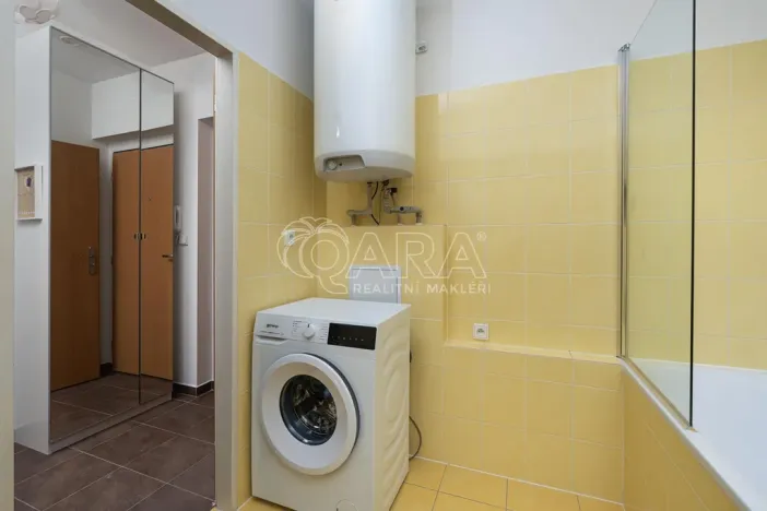Pronájem bytu 2+kk, Jesenice, Na Okruhu, 50 m2