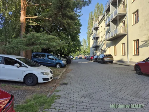 Pronájem bytu 2+kk, Praha - Kbely, Luštěnická, 48 m2