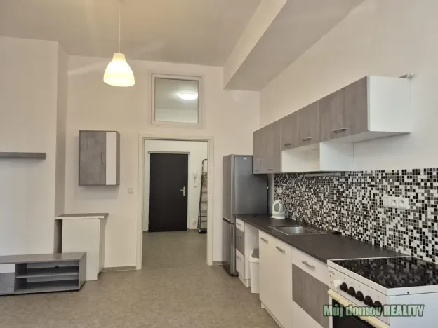 Pronájem bytu 2+kk, Praha - Kbely, Luštěnická, 48 m2