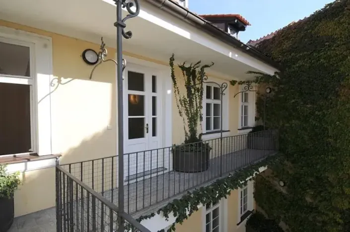 Pronájem bytu 4+1, Praha - Malá Strana, Vlašská, 187 m2