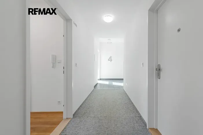 Pronájem bytu 1+kk, Praha - Vinohrady, Perucká, 27 m2