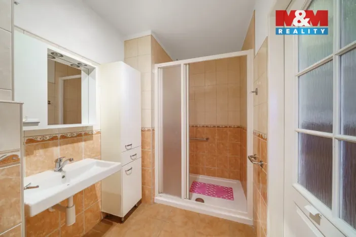 Prodej bytu 3+1, Měděnec, Náměstí, 70 m2
