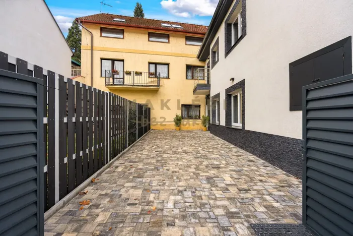 Prodej atypického bytu, Praha, Elišky Přemyslovny, 81 m2