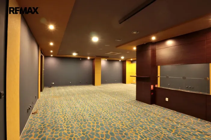 Pronájem obchodního prostoru, Kopřivnice, Záhumenní, 218 m2