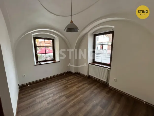 Pronájem bytu 2+kk, Sezemice, Tyršovo náměstí, 43 m2