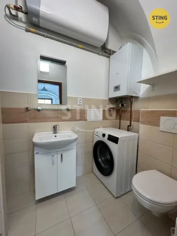 Pronájem bytu 2+kk, Sezemice, Tyršovo náměstí, 43 m2