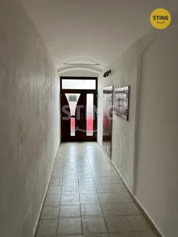 Pronájem bytu 2+kk, Sezemice, Tyršovo náměstí, 43 m2