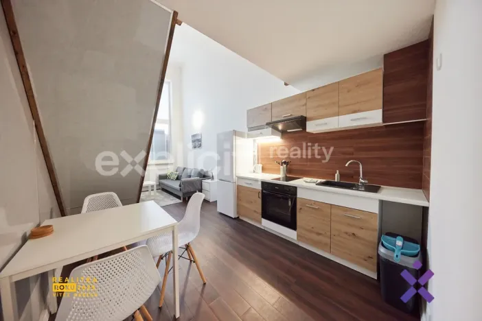 Pronájem bytu 1+kk, Zlín, Devadesátá, 40 m2