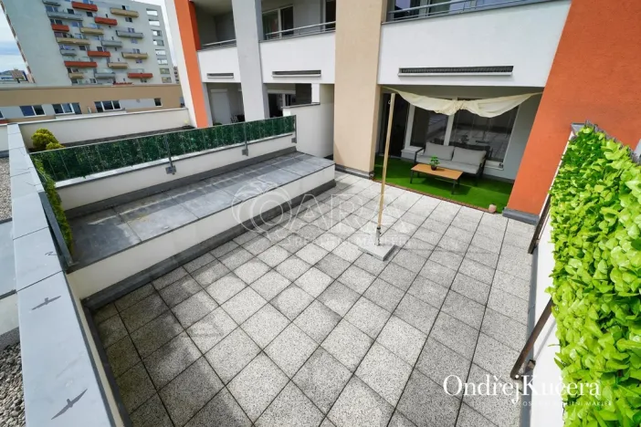 Prodej bytu 1+kk, Praha - Horní Měcholupy, Modenská, 70 m2