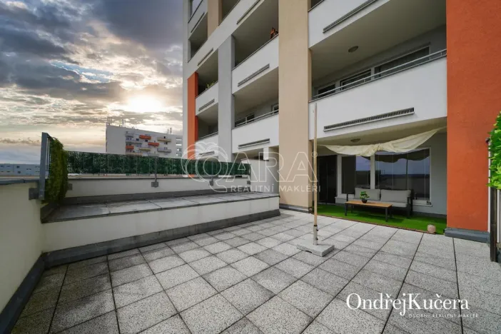 Prodej bytu 1+kk, Praha - Horní Měcholupy, Modenská, 70 m2