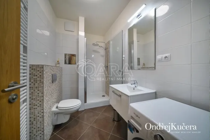 Prodej bytu 1+kk, Praha - Horní Měcholupy, Modenská, 70 m2