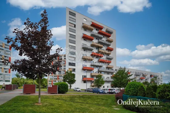 Prodej bytu 1+kk, Praha - Horní Měcholupy, Modenská, 70 m2
