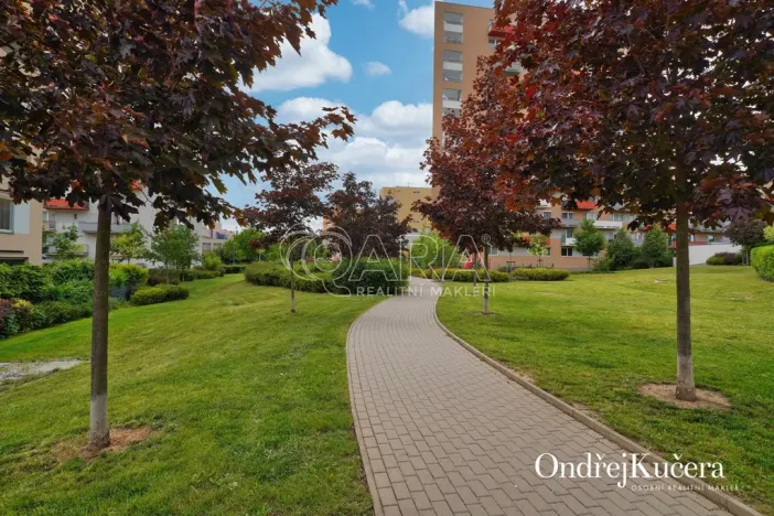 Prodej bytu 1+kk, Praha - Horní Měcholupy, Modenská, 70 m2